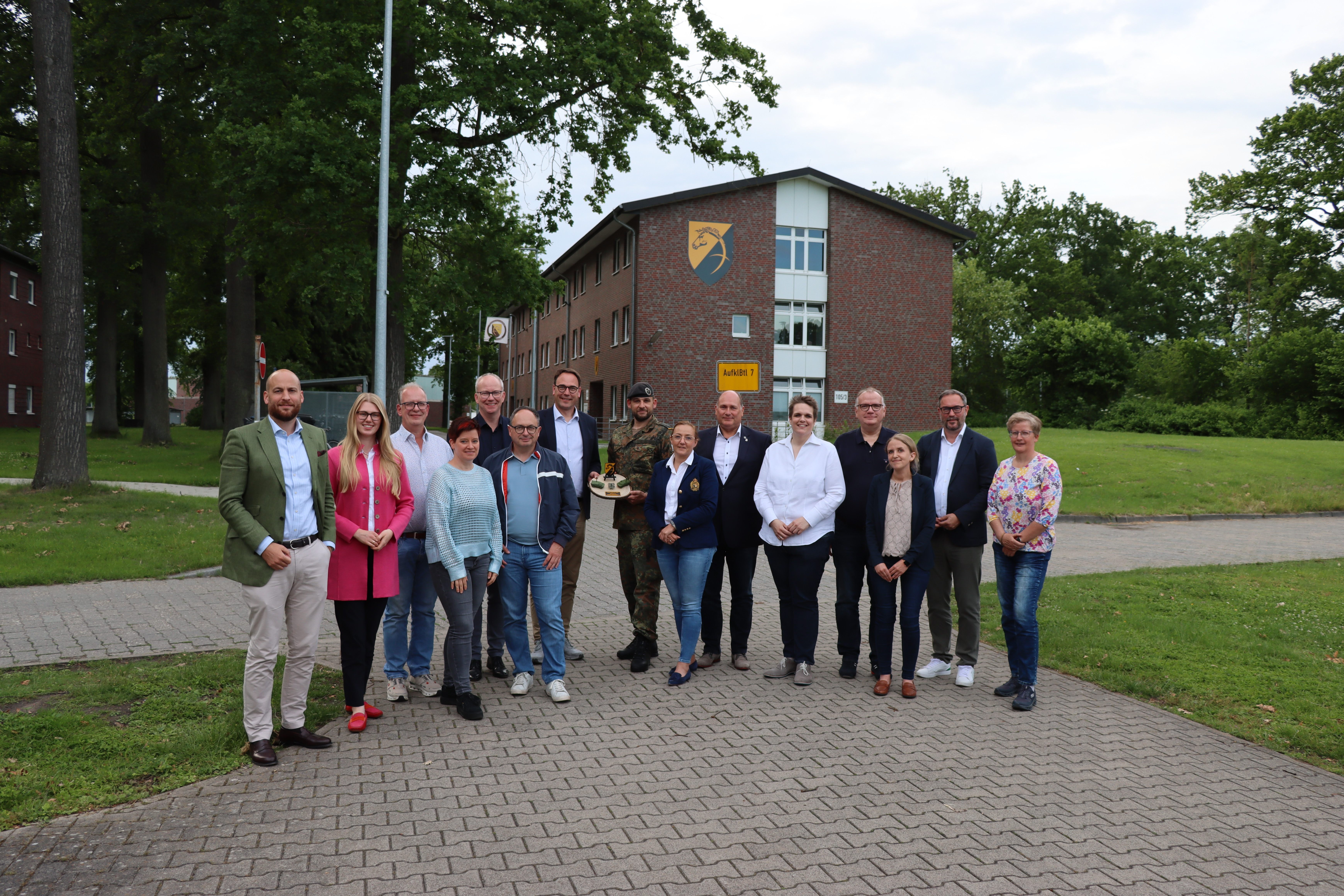 �ber die aktuellen Herausforderungen f�r die Bundeswehr informierte sich der Vorstand des CDU-Kreisverbandes jetzt in der Westfalen-Kaserne in Ahlen. Copyright: Bundeswehr/Leutnant Ren� Kiszka

