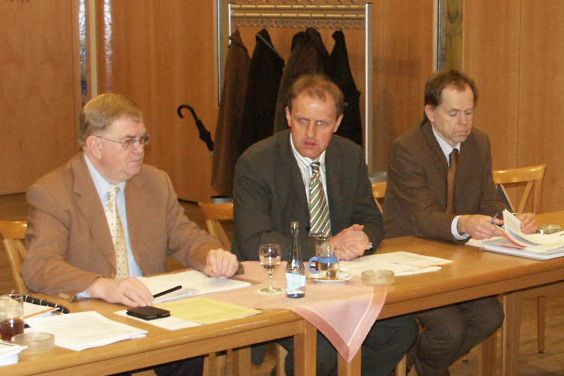 v.l.: Kreisvorsitzender R. Sendker MdL, Bürgermeister Dr. K.-U. Strothmann, Bürgermeister J. Hoffstädt